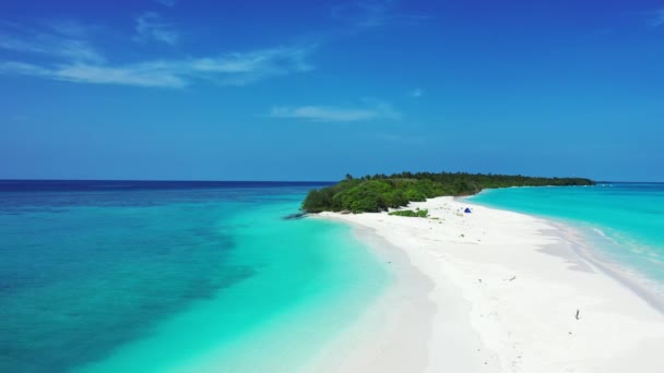 Costa Del Mar Vista Desde Dron Día Soleado Vacaciones Tropicales — Vídeo de stock