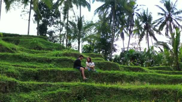 Attractive Young Woman Sitting Grass Her Boyfriend Travel Concept Footage — Stock Video