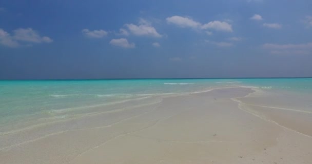 海滩上有碧绿的水 马来西亚 亚洲的夏季放松 — 图库视频影像