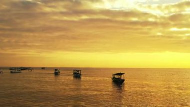 Altın saat. Avustralya, Okyanus Manzarası. 