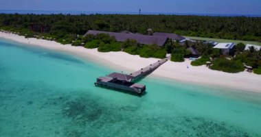 Tropikal adada ahşap iskele. Barbados, Karayiplere Seyahat.