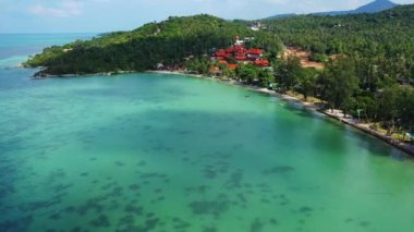 Gündüz vakti yeşil deniz olan bir ada. Barbados, Karayiplere Seyahat.