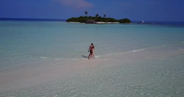 Happy Romantic Couple Tropical Beach — Stock Video