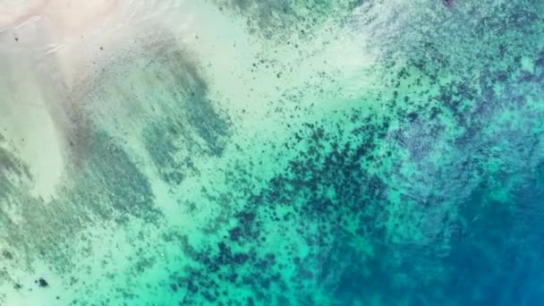 Кристаллическая Морская Вода Сверху Тропическая Сцена Бали Индонезия — стоковое видео