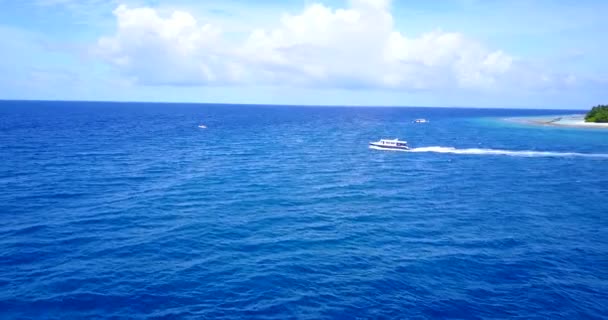 Witte Jachten Blauwe Zee Natuur Scene Van Jamaica Caribisch Gebied — Stockvideo
