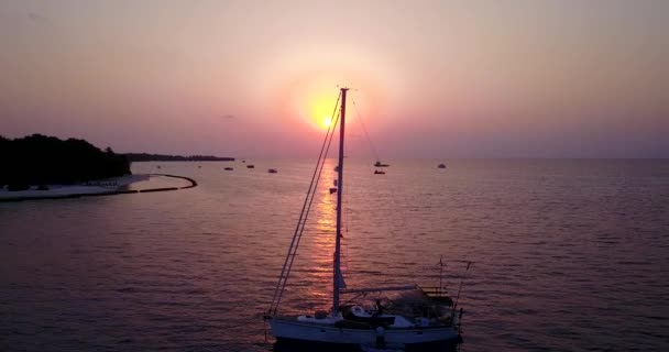 Barche Attraccate All Ora Del Tramonto Natura Tropicale Delle Bahamas — Video Stock