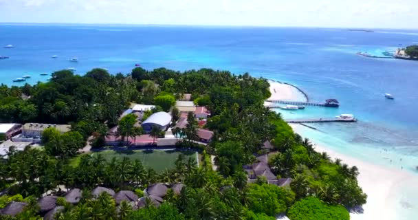 Impresionante Vista Mar Una Isla Exótica Con Bungalows Agua Balnearios — Vídeos de Stock