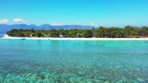 Seascape Con Isola Con Montagne Sullo Sfondo Scena Estiva Bahamas — Video Stock