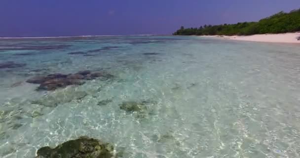 Aguas Poco Profundas Con Piedras Fondo Vista Cercana Vacaciones Verano — Vídeos de Stock