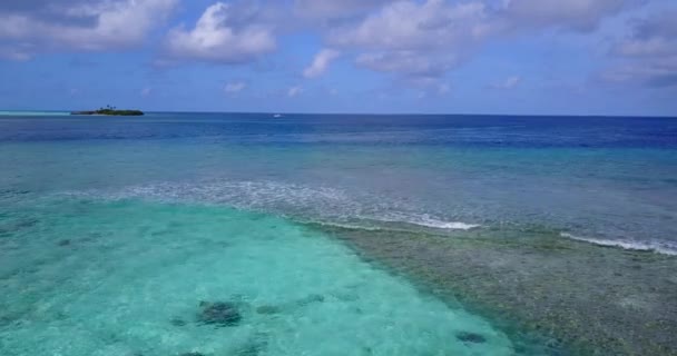 Átlátszó Sekély Víz Nyaralás Maldív Szigeteken Dél Ázsia — Stock videók