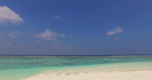 Playa Con Aguas Tranquilas Mediodía Naturaleza Tropical Tailandia Asia — Vídeos de Stock