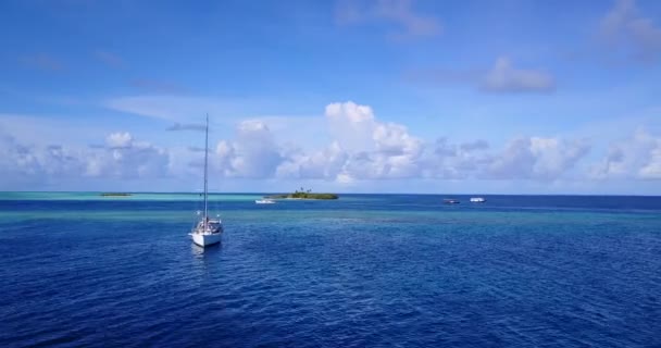 Barche Galleggianti Vicino Alle Isole Scena Estiva Vicino Gili Trawangan — Video Stock