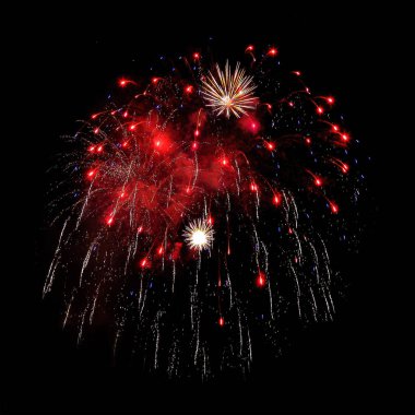 Gece havai fişek farklı renkleri siyah bir zemin üzerine