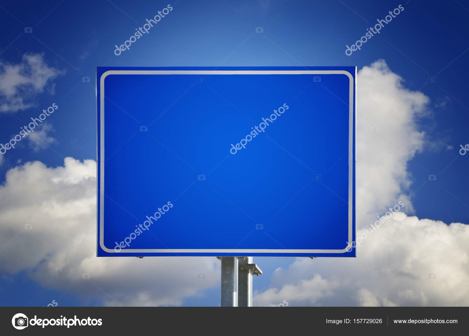 Blank Blue Road Sign Stock Photo by ©adzic.natasa 157729026