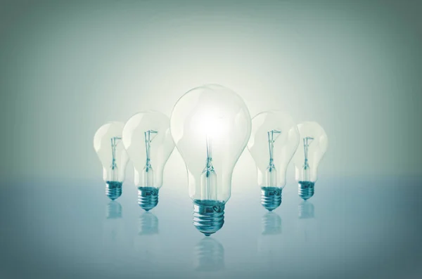 Concepto de idea con bombillas — Foto de Stock