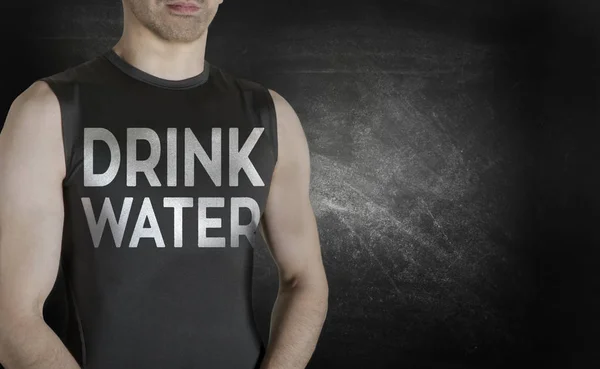 Pij wodę. Obraz koncepcyjny zdrowego życia. — Zdjęcie stockowe