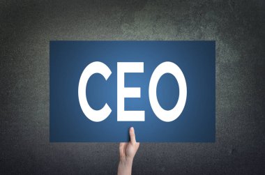 CEO kartı elinde