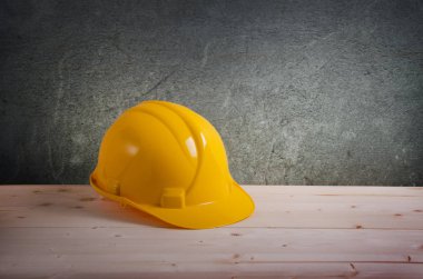 Sarı inşaat kask, boşluk