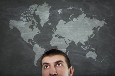 Düşünen adam ile Dünya Haritası