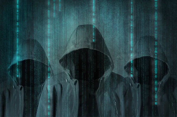 Groep hackers op het werk met grafisch gebruikersinterface rond — Stockfoto