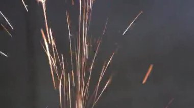 metal taşlama sırasında kızartma sparks