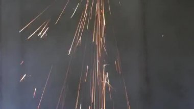 metal taşlama sırasında kızartma sparks
