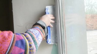 Oluşturucu yeni ev yapımı üzerinde çalışıyor