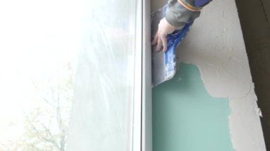 Oluşturucu yeni ev yapımı üzerinde çalışıyor