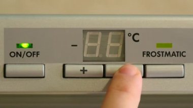 Modern buzdolabı üst kısmı