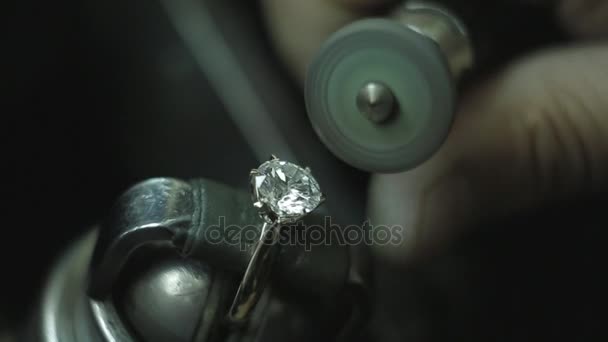 Bir mücevher yapma sanatı — Stok video