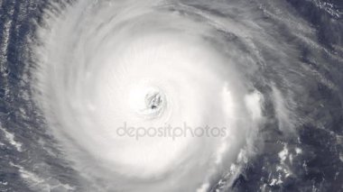 Uzaydan Dünya'kasırga