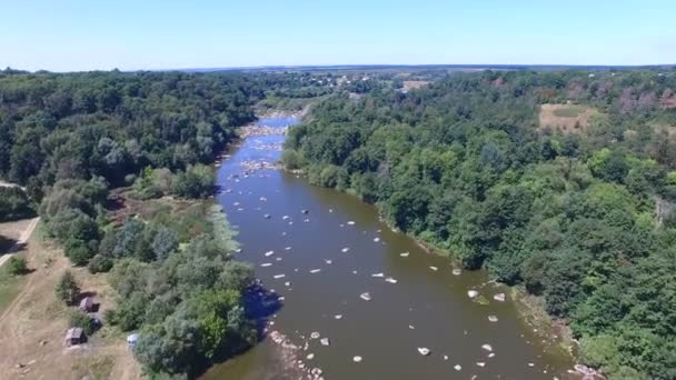 Річка з пороги — стокове відео