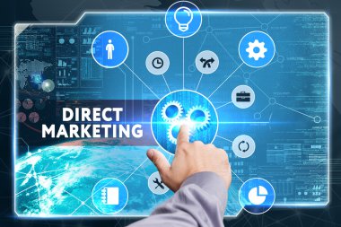 Ekonomi, teknoloji, Internet ve ağ kavramı. Genç busine