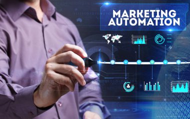 Teknoloji, internet, iş ve pazarlama. Genç iş adamı