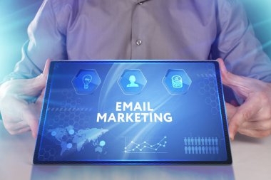 Ekonomi, teknoloji, Internet ve ağ kavramı. Genç busine