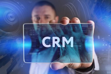 Ekonomi, teknoloji, Internet ve ağ kavramı. Genç busine