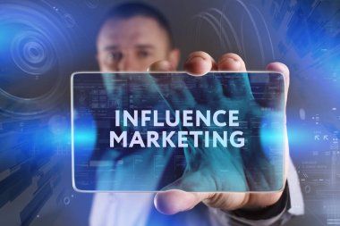 Ekonomi, teknoloji, Internet ve ağ kavramı. Genç busine