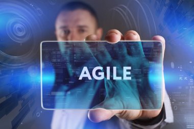 Ekonomi, teknoloji, Internet ve ağ kavramı. Genç busine