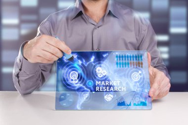 Ekonomi, teknoloji, Internet ve ağ kavramı. Genç busine