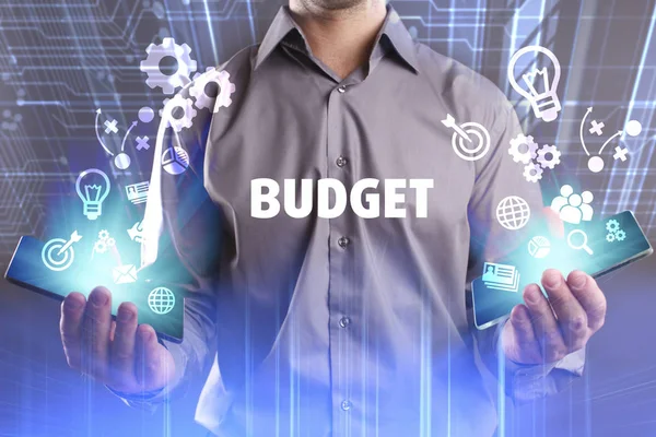 Ekonomi, teknoloji, Internet ve ağ kavramı. Genç busine
