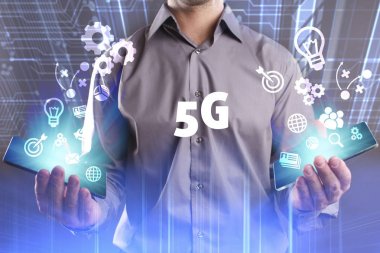 Ekonomi, teknoloji, Internet ve ağ kavramı. Genç busine