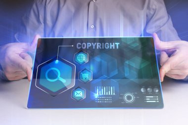 Ekonomi, teknoloji, Internet ve ağ kavramı. Genç busine