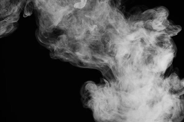 Krásný bouřkový mrak izolované na černém pozadí. Kouř z cigaret. VAPE. — Stock fotografie
