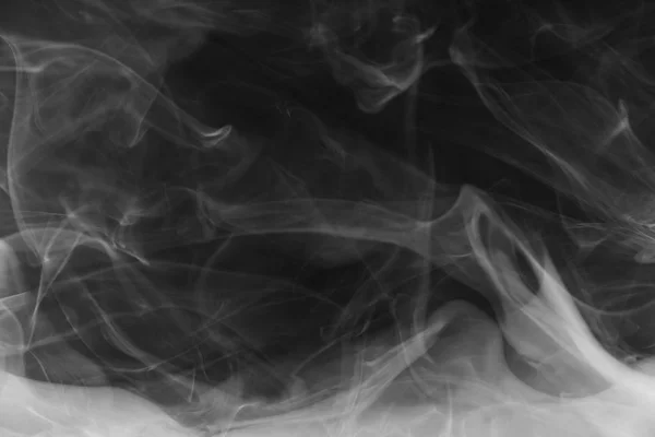 美しい嵐雲が黒い背景に分離されました。タバコを煙します。アーク プラズマ蒸着法. — ストック写真