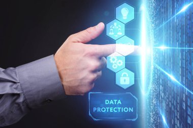 İş, Teknoloji, İnternet ve ağ konsepti. Genç işadamı geleceğin sanal ekranı üzerinde çalışıyor ve yazıyı görüyor.: 