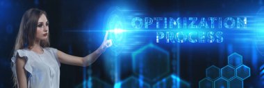 İş, Teknoloji, İnternet ve ağ konsepti. Genç işadamı geleceğin sanal ekranı üzerinde çalışıyor ve yazıyı görüyor.: 