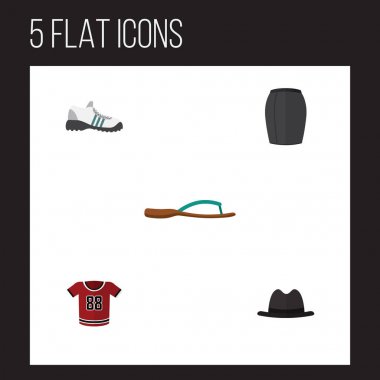 Düz giysi Panama, spor ayakkabılar, plaj sandalet vektör nesneleri kümesi. Ayrıca bluz, giyim, gömlek öğeleri içerir.