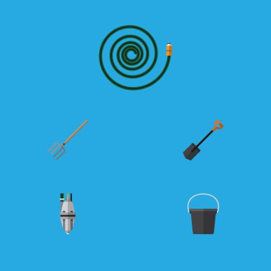 Düz simgesi kulübemde kümesi Spade, Hosepipe, pompa ve diğer vektör nesneleri. Ayrıca araç, pompa, çatal unsurları içerir.