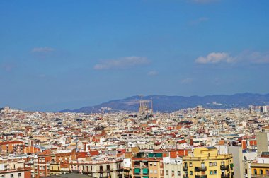 Barselona şehir manzarası. Barcelona çatılar. Barcelona. Barselona yukarıdan görünüm.