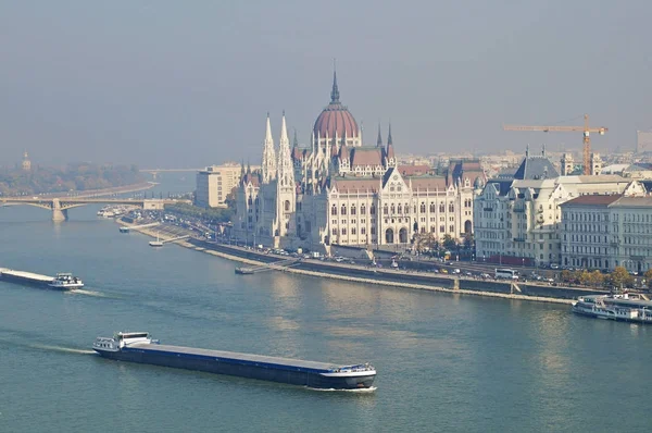 Schepen Zeilen Langs Donau Boedapest Panorama Van Boedapest Zicht Het — Stockfoto